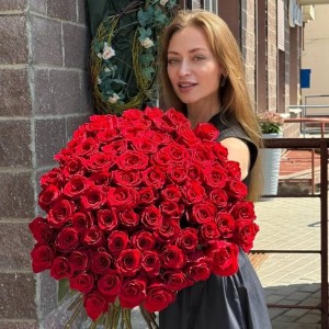 Букет из красных роз "Только для тебя"
